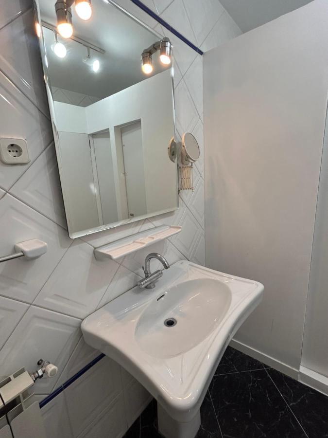 Villa Rooms Madrid Luaran gambar